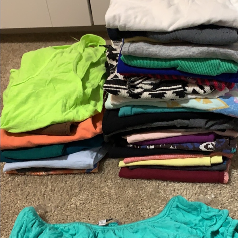 Tank top lot